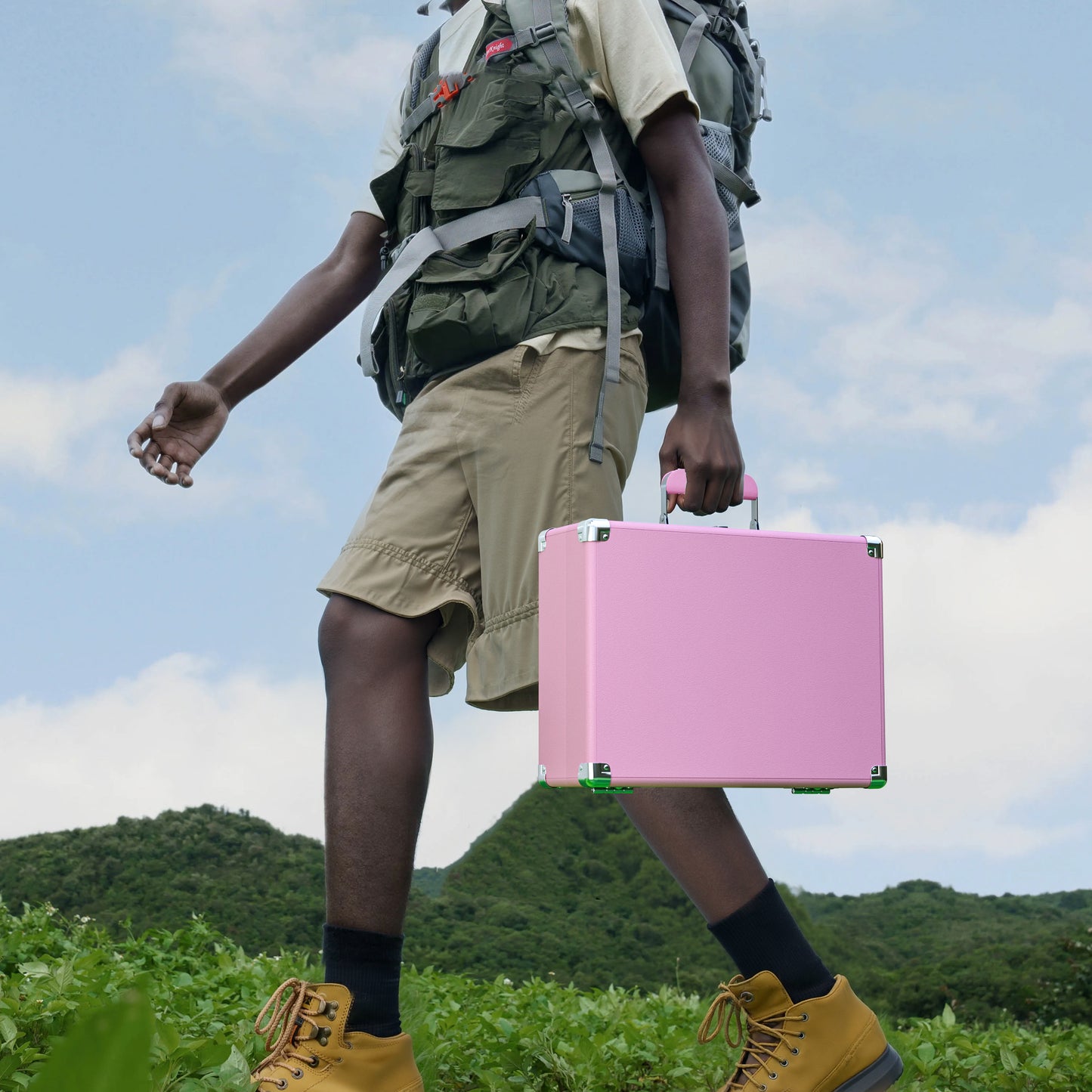 Pink Vinyl Record Player 3 Speeds Portable Suitcase Turntable with Bluetooth, Built-in Speakers Gramophone with Built-in Battery 3.5mm Aux Input/RCA Output